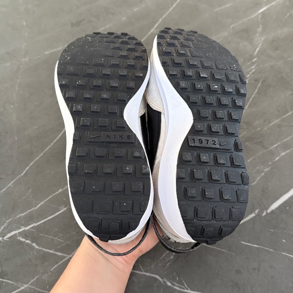 Nike Cream and Black Waffle Debute - Picture 6 of 6